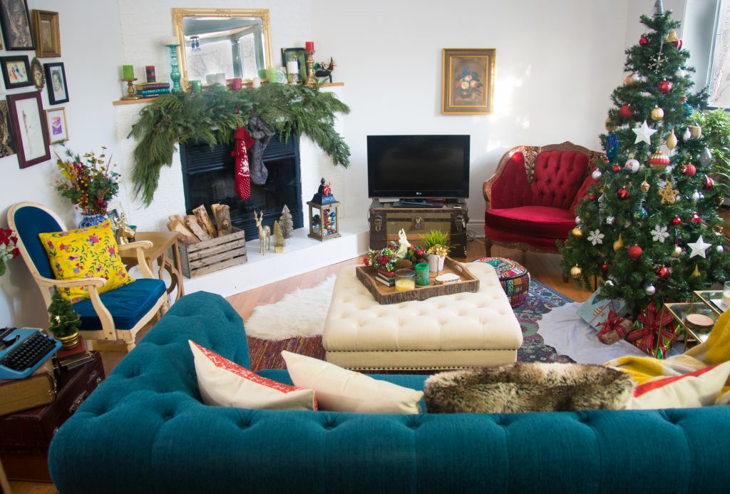 Christmas holiday tree living room decor fireplace mantle garland festive