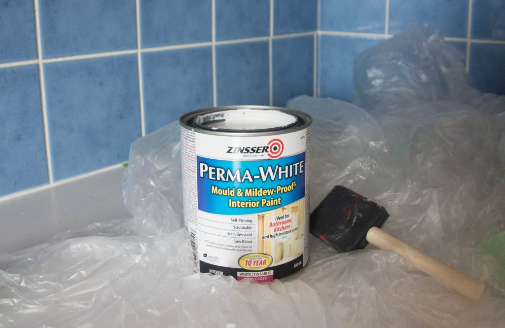 Montreal lifestyle fashion beauty blog kitchen backsplash DIY painting tile Zinsser Perma White Semi-gloss Paint