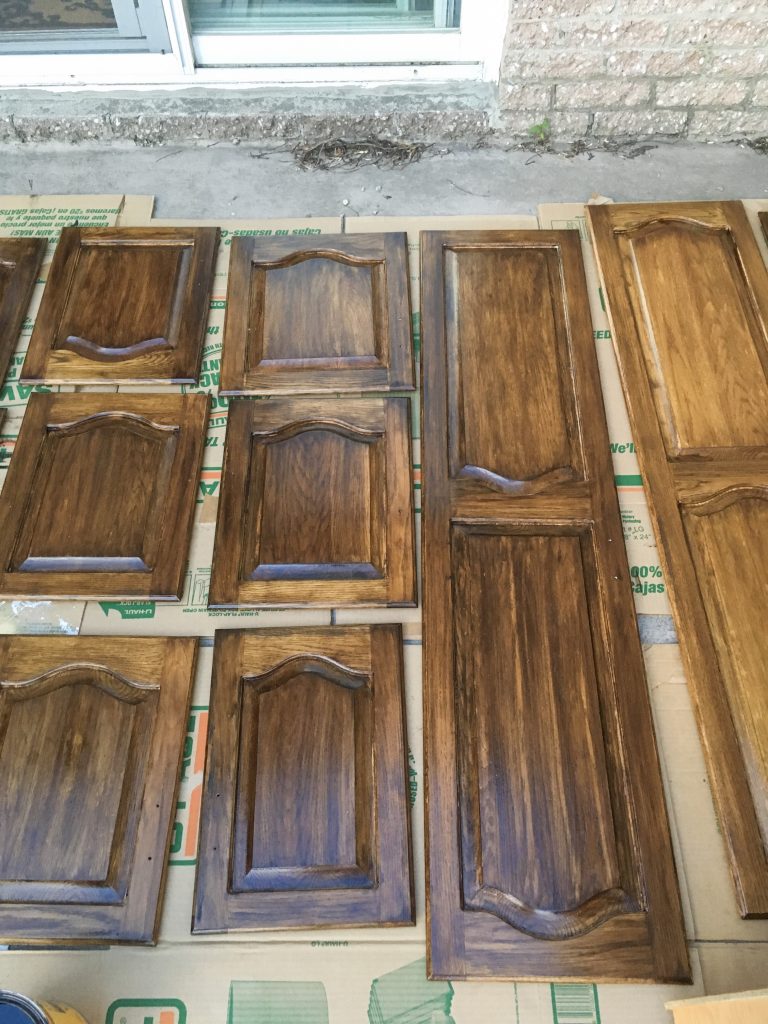 stain drying stain oak wood cabinets Montreal lifestyle DIY blog