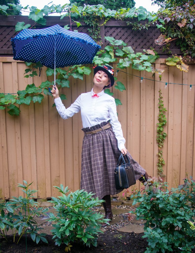 Mary Poppins costume Halloween Lindy Bop vintage skirt tapestry bag Montreal lifestyle fashion blog 1