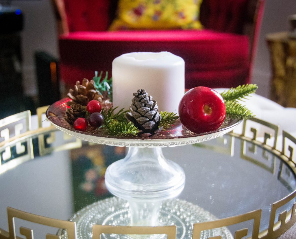 candle cake tray acorn apple berries easy Christmas decor Montreal lifestyle fashion beauty blog