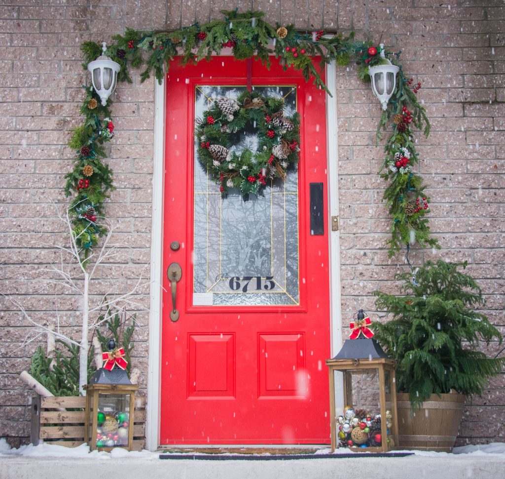 front door porch display outdoor Christmas holiday decor Montreal lifestyle fashion beauty blog