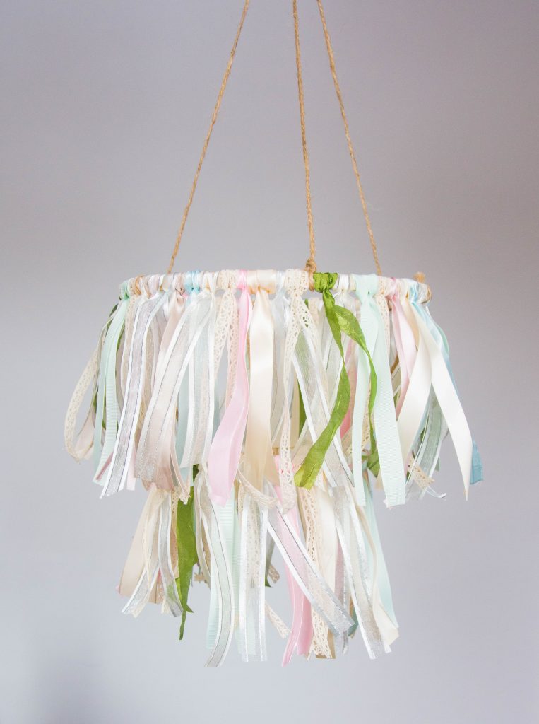 DIY ribbon chandelier Montreal lifestyle blog