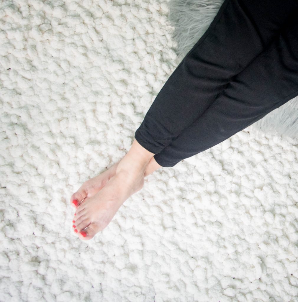 DIY fluffy rug Montreal lifestyle fashion beauty blog 1